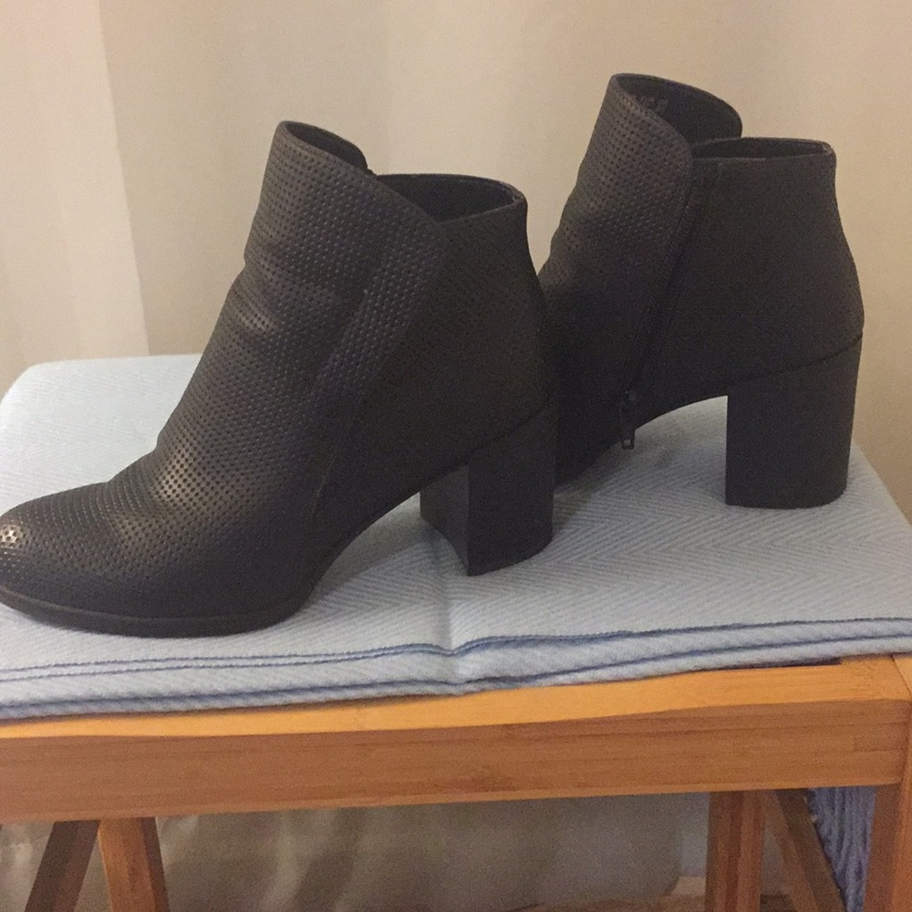Naturalizer Booties